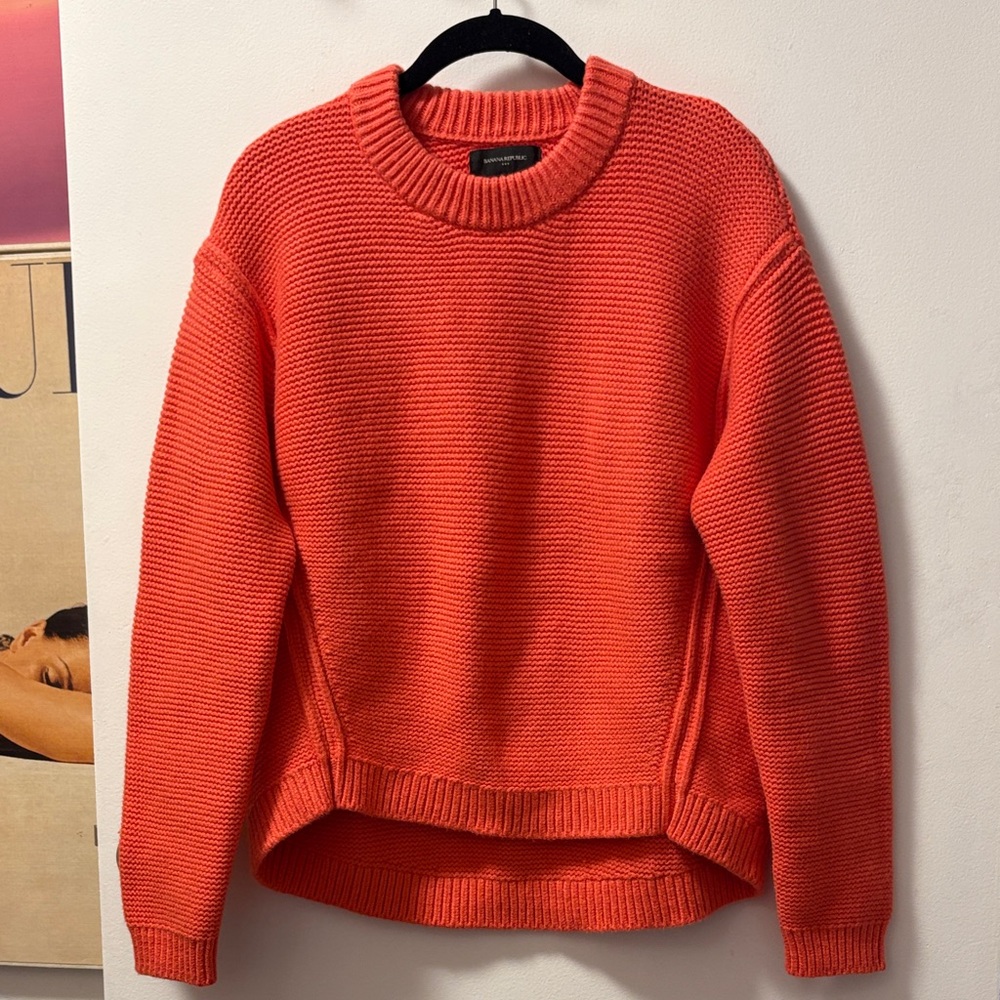 Banana Republic Vibrant Coral Crew Neck Sweater M